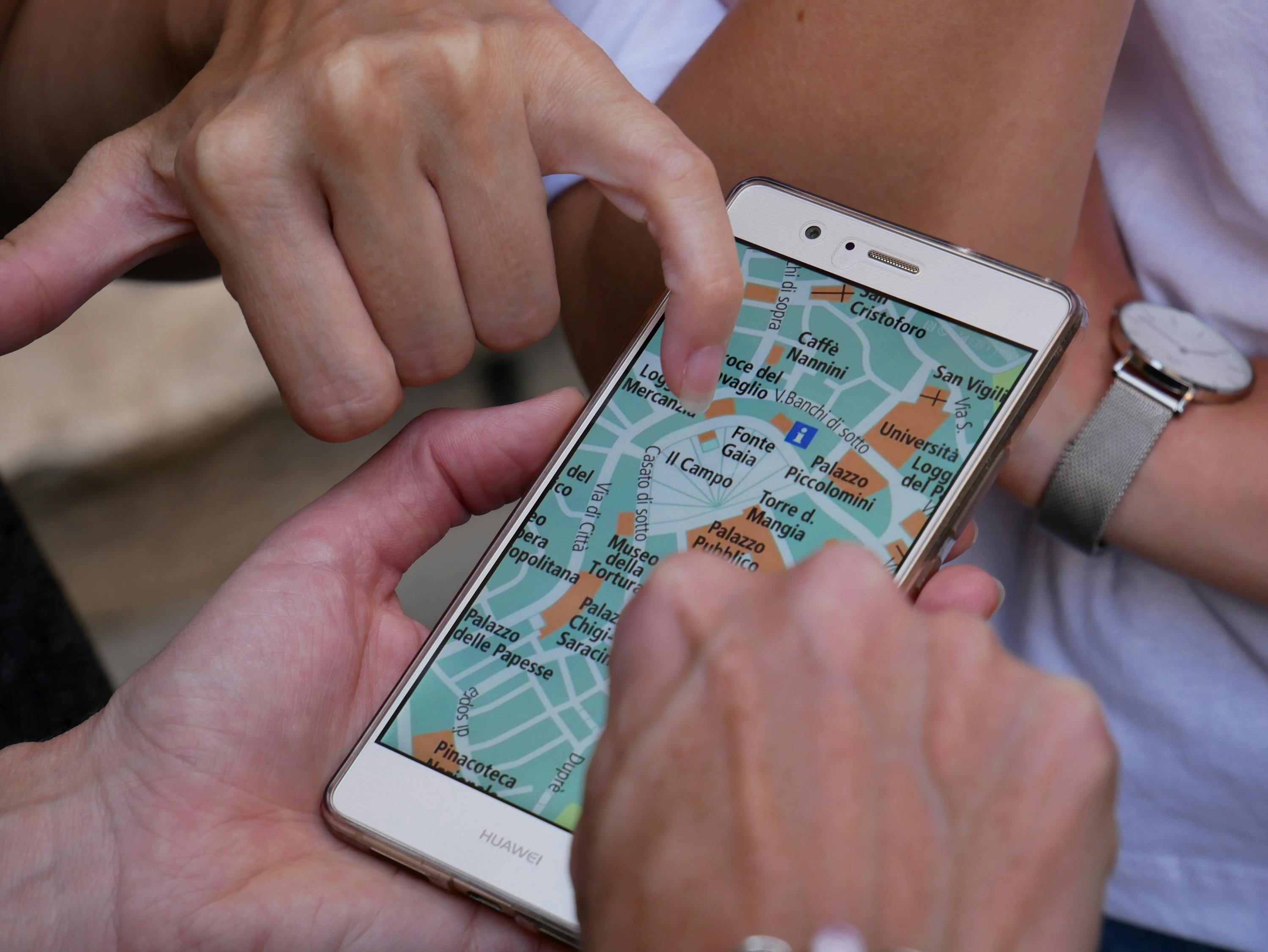 华为最新WiFi技术领航无线时代，引领业界创新风潮
