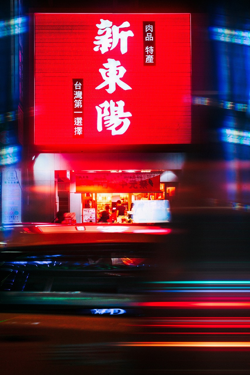 深夜探索，精选四月午夜热门合集，展现多彩世界魅力